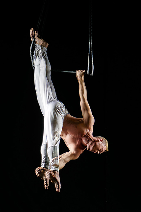 Photo of Acrobat