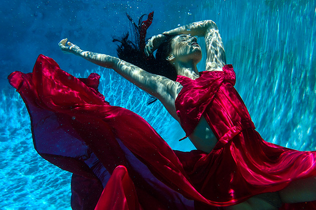 Best photo of underwater dancers