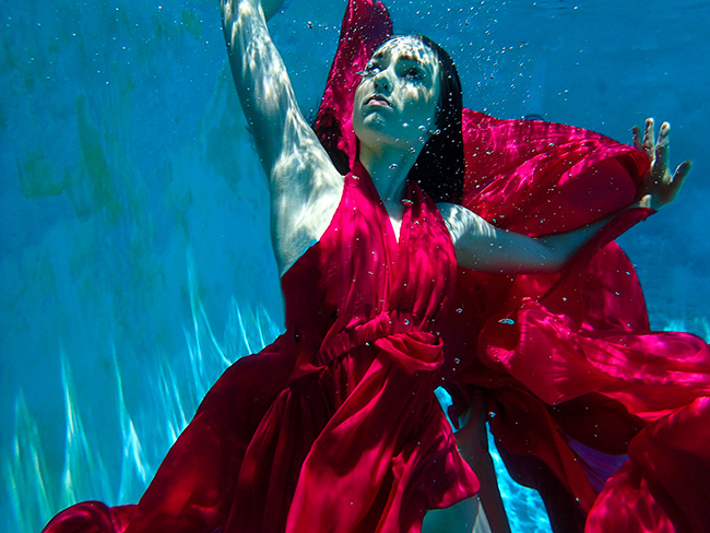 Best photo of underwater dancers